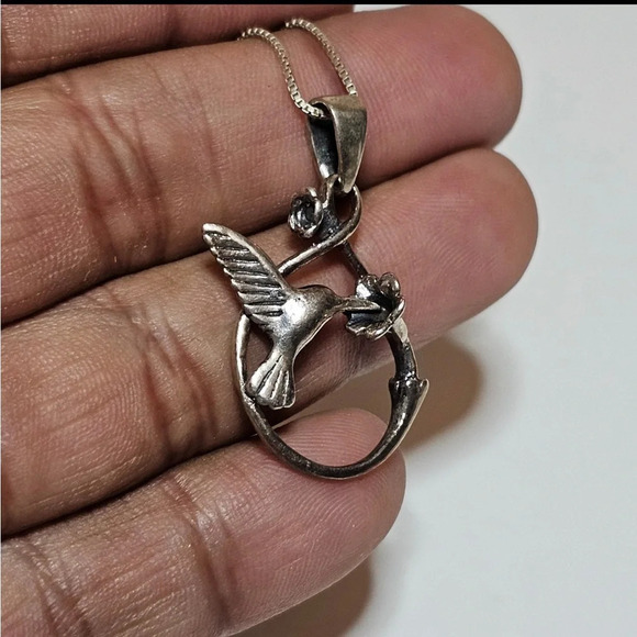 Sterling Silver 925 Infinity Hummingbird Pendant  On 18 Inch Long Box Link Chain - Picture 4 of 9